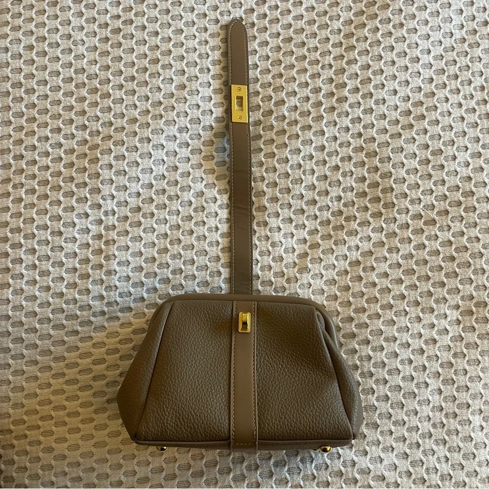 Unique top handle/crossbody vegan leather handbag - grey taupe - Picture 4 of 6